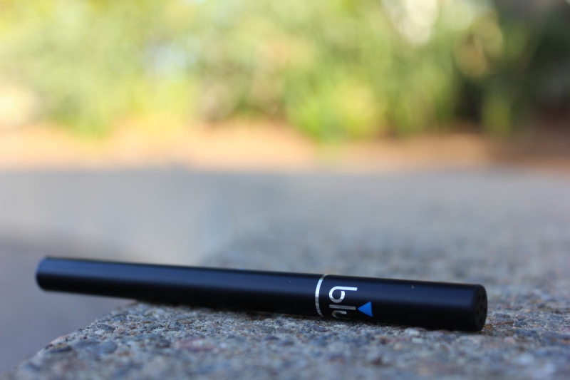 ecommerce-DALUIS-min_e_cigarette_vaping_blu_cigs_blu_electronic_cigarette_tobacco_cigarette_smoke-637061